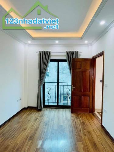 NHÀ MẶT PHỐ ĐA SỸ, KIẾN HƯNG LÔ GÓC, THANG MÁY, VỈA HÈ, Ô TÔ 54M2, 5 TẦNG CHỈ HƠN 14 TỶ