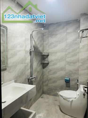 BÁN NHÀ VIP TRẦN QUỐC HOÀN, CẦU GIẤY 40M, 5T, THANG MÁY, MT 4M, OTO TRÁNH, 17 TỶ. - 3