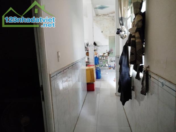 Bán nhà giá hạt dẻ hẻm xe hơi DT 100m vuông đường Trung Đông1, Hóc Môn - 3