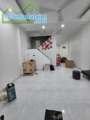 NHÀ ĐẸP ĐÚC THẬT Đ.SỐ 12 SÁT CHỢ 26 THÁNG 3 - HẺM XE TẢI HƠN 5M- 60M2 (5*12). CHỈ HƠN 4 TỶ - 5