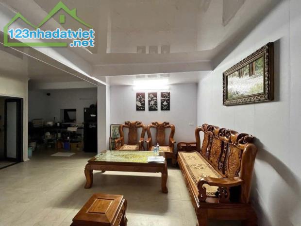 🏡 BÁN NHÀ AN DƯƠNG – Ô TÔ ĐỖ CỬA – 1 NHÀ RA PHỐ - SỔ ĐỎ CHÍNH CHỦ!