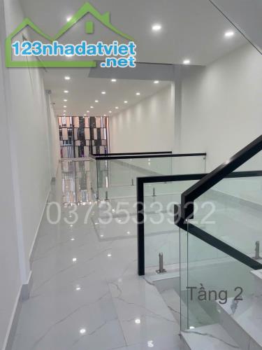 Bán Nhà Mặt Tiền Số: 40A Phan Đình Phùng, Phường 2, Quận Phú Nhuận. 3 Tầng - Nhà Mới 100% - 2