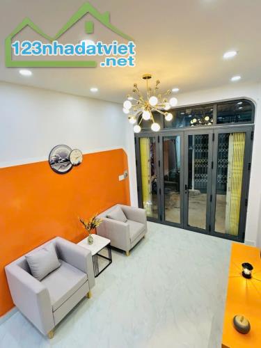 Bán nha Tân Phú, 2 tầng, 28m2, hẻm 5m, gần Trường Chinh, 3.x tỷ - 2