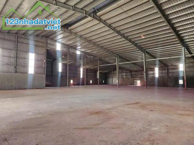 Cho Thuê 3.700m2 Nhà Xưởng Ngoài KCN Tân Uyên Bình Dương Giá 220tr - 1