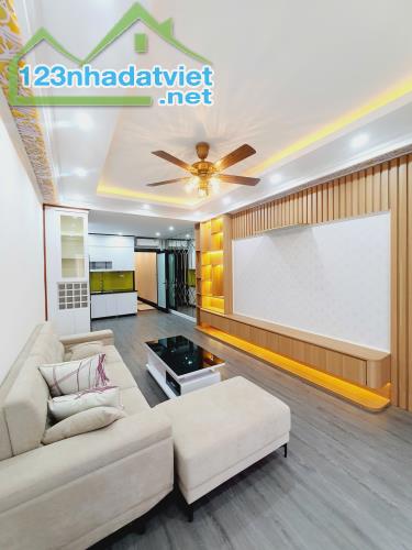 Bán nhà dân full thổ cư 44m2 x 6 tầng Vân Canh, thang máy, trước nhà 6m - 1