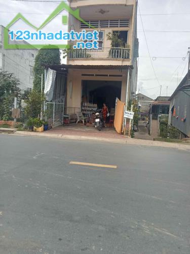 Cần bán nhà mặt phố đường Trần Hưng Đạo phường Long thạnh txtanchau tỉnh An Giang.dt 78m