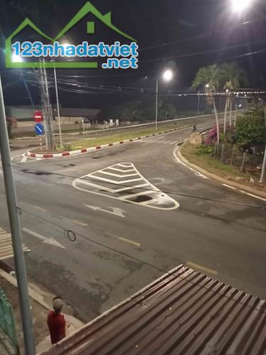Cần bán nhà mặt phố đường Trần Hưng Đạo phường Long thạnh txtanchau tỉnh An Giang.dt 78m - 2