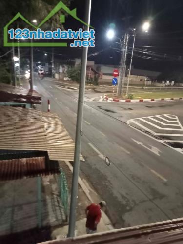 Cần bán nhà mặt phố đường Trần Hưng Đạo phường Long thạnh txtanchau tỉnh An Giang.dt 78m - 4