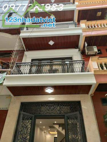 Nhà mới Cạnh Nhổn, lô goc, ô tô, ngõ thông, giá 5 tỷ