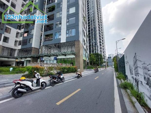 🏦 Bán toà 423 Imperia , 90m2 , 2 căn đập thông , vị trí đắc địa !