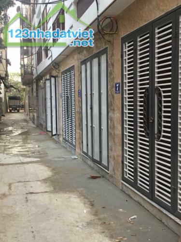 Bán nhà riêng Vũ Tông Phan, Thanh Xuân. 44 m2, 2 Tầng, Mt 4m. Giá 3,4 Tỷ. Đến ở ngay.