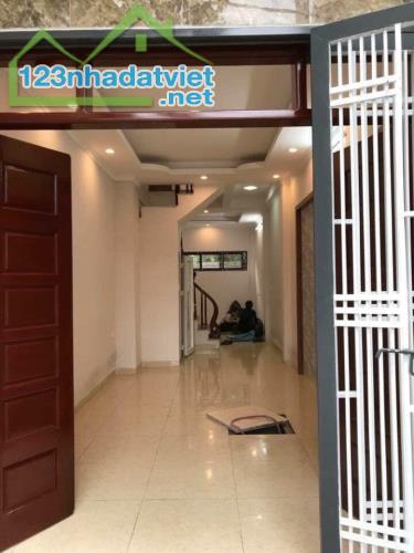 Bán nhà riêng Vũ Tông Phan, Thanh Xuân. 44 m2, 2 Tầng, Mt 4m. Giá 3,4 Tỷ. Đến ở ngay. - 1