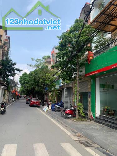 Phân lô Kim Giang (Hoàng Đạo Thành), Vỉa hè, Ô tô tránh, dt 60m, 4T, MT 4m. Giá 16.3 tỷ.