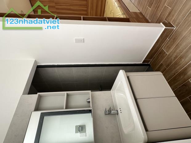NHÀ ĐẸP 3 TẦNG - HẺM AN NINH, SẠCH SẼ -QUẬN 10 - ĐƯỜNG 3 THÁNG 2 - CHỈ 5,X