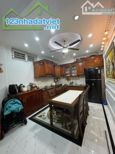 Bán nhà Hoàng Quốc Việt. SĐ 40/45m. 6 tầng. Dân xây. 10,5 tỷ CTL -0906655155 - 3