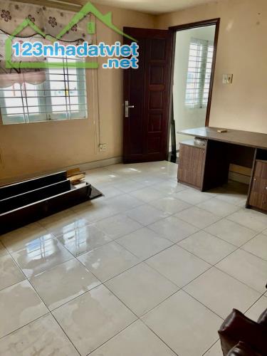 BÁN NHÀ MẶT TIỀN VÀNH ĐAI TRONG KHU VIP TÊN LỬA 5TẦNG NGANG 6M NHỈNH 13 TỶ - 2