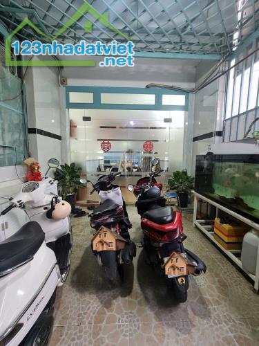 Bán nhà mặt tiền Nguyễn Văn Công, P.3, Gò Vấp: 4 x 17, giá 10,8 tỷ - 1
