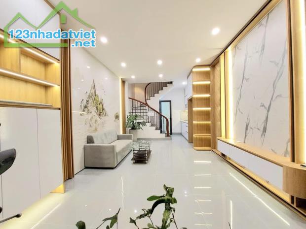 Nhà Đẹp - Siêu Thoáng - Hồng Mai - Hai Bà Trưng -Dt :35m2*4 tầng *3,8mMT*bán 5,2 tỷ