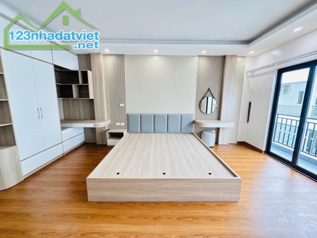 HIẾM NHẤT PHỐ TÂN MAI, NGÕ THÔNG, Ô TÔ CÁCH 15M, THANG MÁY, 50M2 GIÁ CHỈ 10.X TỶ - 3
