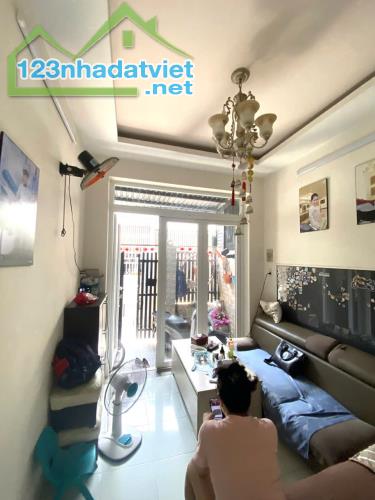Nhà 3 Tầng, kiêng cố, Giá rẻ, DTSd 97m2, Phường Cát Lái Q2, Giá chỉ 3ty nhỉnh - 4