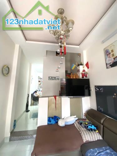 Nhà 3 Tầng, kiêng cố, Giá rẻ, DTSd 97m2, Phường Cát Lái Q2, Giá chỉ 3ty nhỉnh - 1
