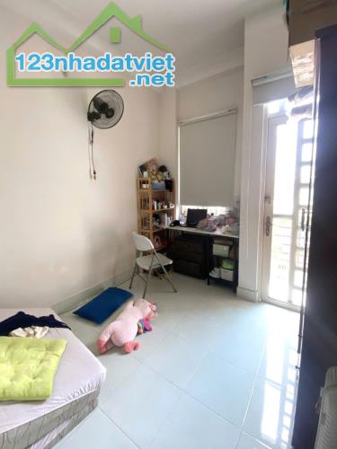 Nhà 3 Tầng, kiêng cố, Giá rẻ, DTSd 97m2, Phường Cát Lái Q2, Giá chỉ 3ty nhỉnh