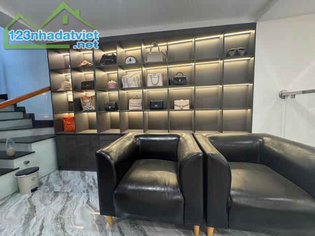 BÁN GẤP 200M2 NAM KỲ KHỞI NGHĨA - CHỈ 80 TỶ - LÔ GÓC - MẶT TIỀN 15M - KINH DOANH - ĐẦU TƯ - 1