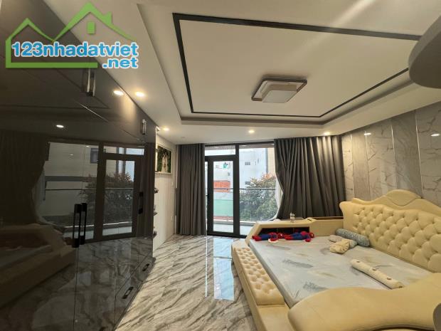 BÁN GẤP 200M2 NAM KỲ KHỞI NGHĨA - CHỈ 80 TỶ - LÔ GÓC - MẶT TIỀN 15M - KINH DOANH - ĐẦU TƯ - 2