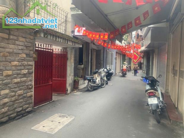 CỰC HIẾM bán nhà mặt ngõ Thịnh QUang Đống Đa 32m 4 tầng mặt ngõ thông kinh doanh - 6.4 tỷ
