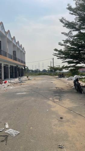 BÁN NHÀ ĐANG HOÀN THIỆN KHU VỰC ĐỨC HÒA LONG AN GIÁP CẦU LỚN GIÁ 760 TRIỆU