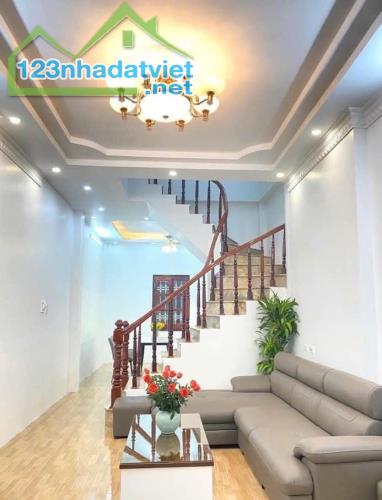 Nhà đẹp ở ngay Xuân Phương 43m x 5T MT 4,1 Ô TÔ gần, ở sướng 7,5 tỷ