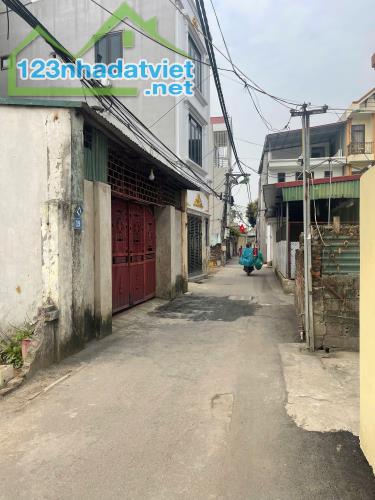 BÁN ĐẤT LÔ GÓC  ĐƯỜNG THÔNG THOÁNG  GIANG CHÍNH BIÊN GIANG HÀ ĐÔNG DT 35M2 GIÁ 2.68TỶ