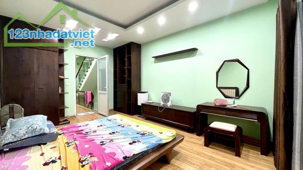 Cần bán gấp nhà phân lô phố Phùng Chí Kiên 65m2, 6T, 2 ô tô tránh,full nội thất tiền tỷ - 2