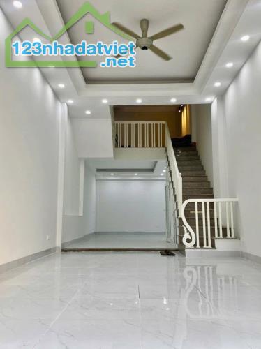 NHÀ ĐẸP LK NÔNG QUỐC CHẤN 44M. 5TẦNG. MT 4M. 13.5 TỶ. ĐANG CẦN BÁN. HÀ ĐÔNG. - 2