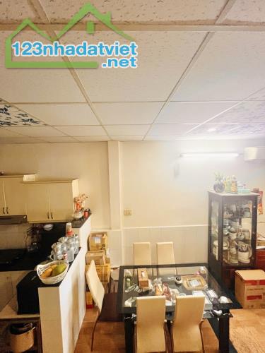 Nhà ngon - Giá tốt - 61m2- Gần Ngã 5 chuồng chó - gấp bán chỉ 4.78 Tỷ. - 1
