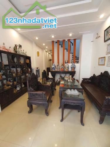 Bán Nhà Phú Thượng, 52m2x5 Tần, Phân lô Ô Tô Chạy Vùng Quanh, Giá 15,8 Tỷ