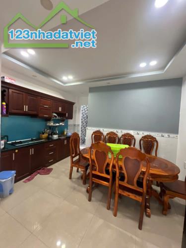 Hàng h.i.ế.m nhà 3 tầng đúc BTCT 65m2 Lê Trọng Tấn Tân Phú ngay ĐHCNTP 2P đến Aeon chỉ 5 - 1