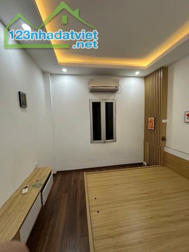 BÁN NHÀ GIÁP BÁT, 10M RA PHỐ,NHỎ XINH FULL NỘI THẤT, SỔ VUÔNG VẮN - 1