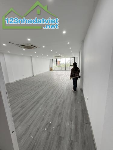 Cho thuê tòa nhà tại Hoàng Liệt, Hoàng Mai 220m2*6.5 tầng, Giá 150.000đ/m2 - 1