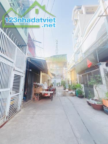 Bán gấp nhà C4 hẻm ô tô 5m, gần 100m2, ngay thoại Ngọc Hầu, nở hậu, mới chỉ 5.7 tỷ    📍