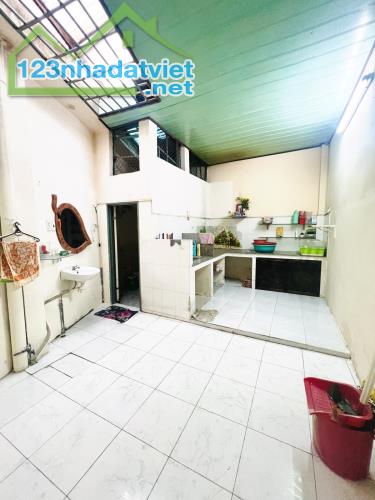 Bán gấp nhà C4 hẻm ô tô 5m, gần 100m2, ngay thoại Ngọc Hầu, nở hậu, mới chỉ 5.7 tỷ    📍 - 1