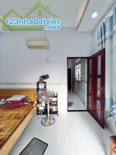 Bán nhà Gò Vấp, hẻm xe hơi đường Dương Quảng Hàm, 70M²x3 tầng, 4PN , 6.5 tỷ TL - 3