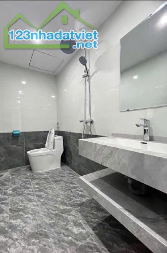 CHỈ NHỈNH 6 TỶ – SỞ HỮU NGAY NHÀ 5 TẦNG NGỌC THỤY – NGÕ OTO – FULL NỘI THẤT!