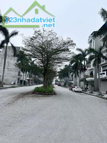 CC gửi bán lô đất 100m2/ MT 5m giá đầu tư,Hà Mãn,Thuận Thành,Bắc Ninh.đường 11m vỉa hè 3m - 1