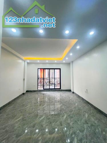 Phân lô Nguyễn Đình Hoàn, Gara, 20m ra phố, 44m 6 tầng TM 4.3m mặt, Giá 15.3 tỷ 0796193699 - 2