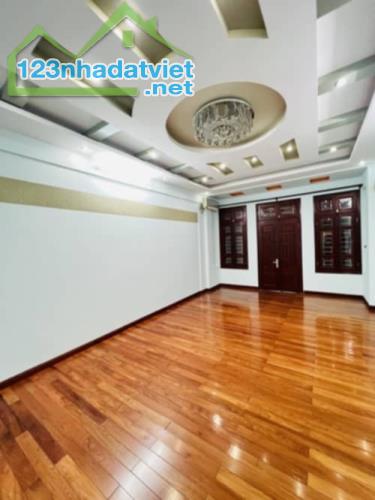 Cực phẩm siêu siêu đẹp Hoàng Quốc Việt dt 59/66 m2 x  5  tầng, mt 4.4 m- Giá 24.8 Tỷ - 2