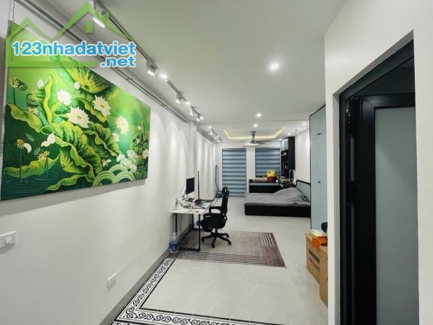 Bán nhà Kim Giang  🌹6 tầng 55 m2 - MT: 4m, giá 12.6 tỷ  🌹Nhà đường thoáng, xe 4 bánh đậu - 1