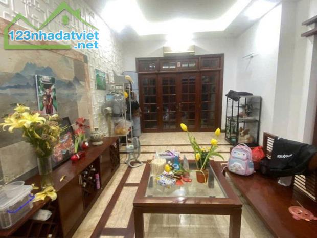 NGUYỄN THÁI HỌC - MẶT TIỀN LỚN - DIỆN TÍCH TO 1 NHÀ MẶT PHỐ -  TRUNG TÂM QUẬN  VĂN HÓA - 5