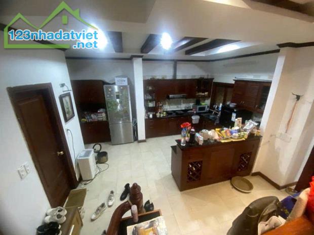 NGUYỄN THÁI HỌC - MẶT TIỀN LỚN - DIỆN TÍCH TO 1 NHÀ MẶT PHỐ -  TRUNG TÂM QUẬN  VĂN HÓA