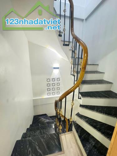 Bán nhà lô góc, full nội thất mới tinh, đường Giáp Bát, Hoàng Mai, chỉ 5.3 tỷ - 4